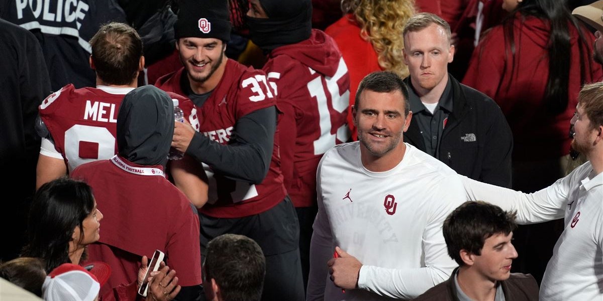 Brent Venables: Oklahoma will “retain all” offensive assistants after hiring OC Ben Arbuckle