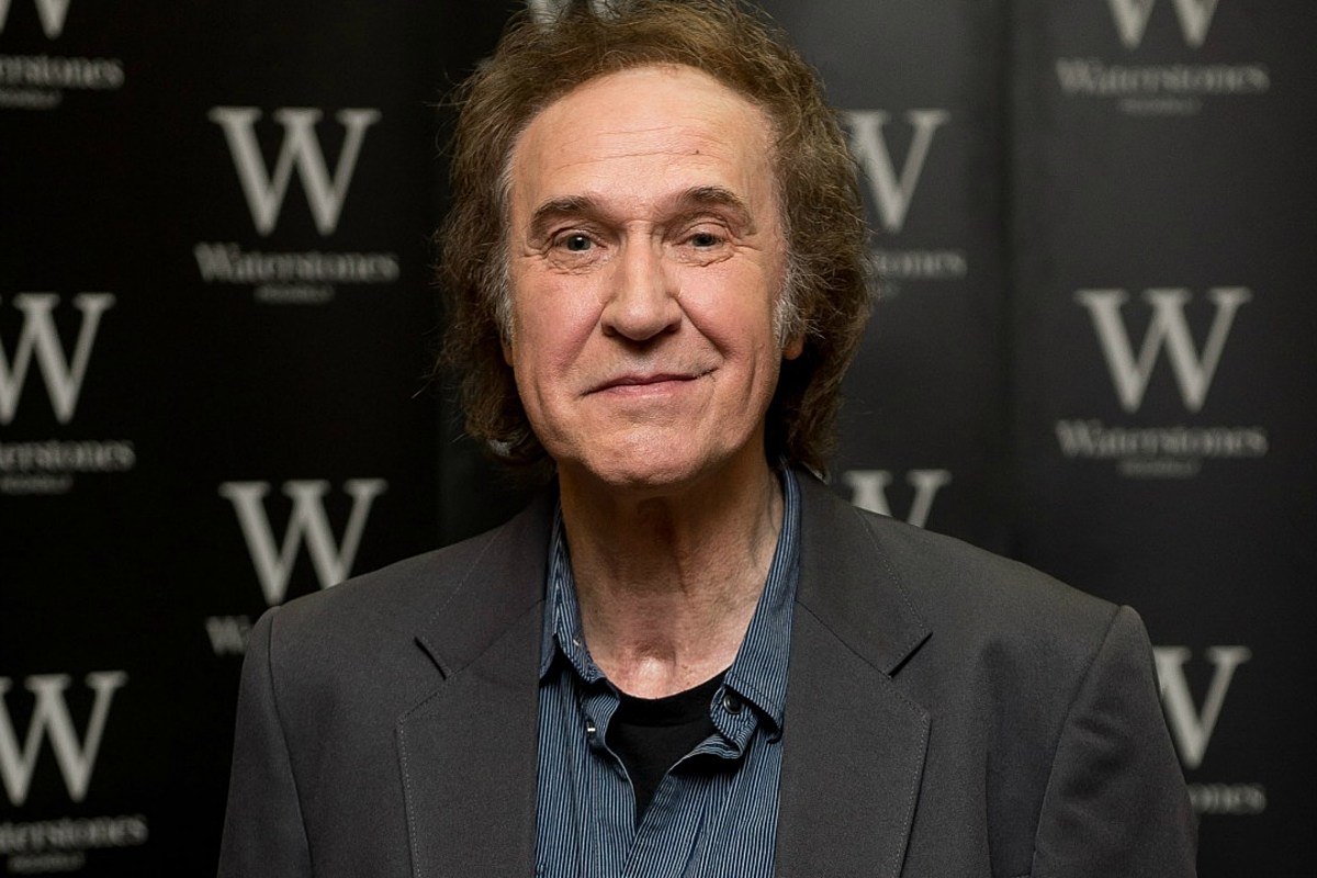 Ray Davies Reveals Paying for His Therapy Amidst Bankruptcy Nightmare: “He Did What He Did, But He’s Got a Heart Under There Somewhere…”