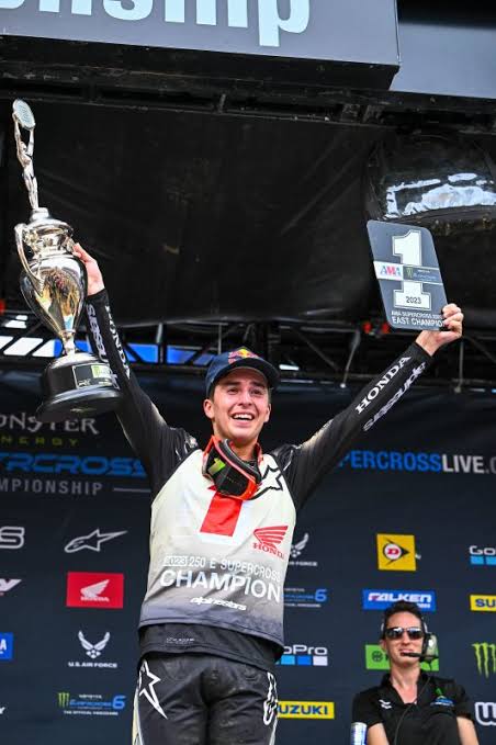 Hunter Lawrence Triumphs in Australian Supercross Open in Melbourne: “It was Incredible, The Adrenaline Rush from the Stadium was Unreal…